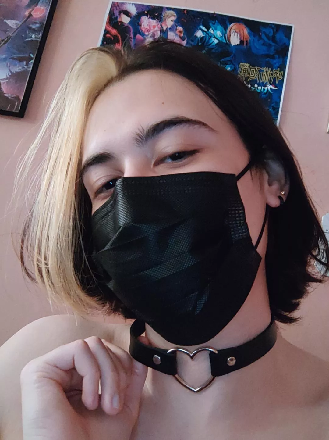 Do I look cute with my new choker? posted by Ash-lee_reddit