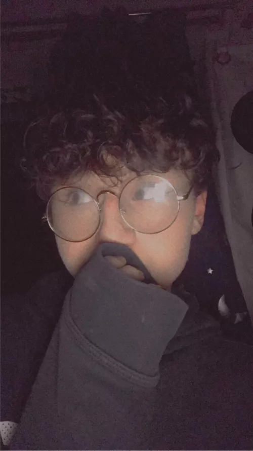 Do I look feminine without the wig 🥺 by FemboyOwO_