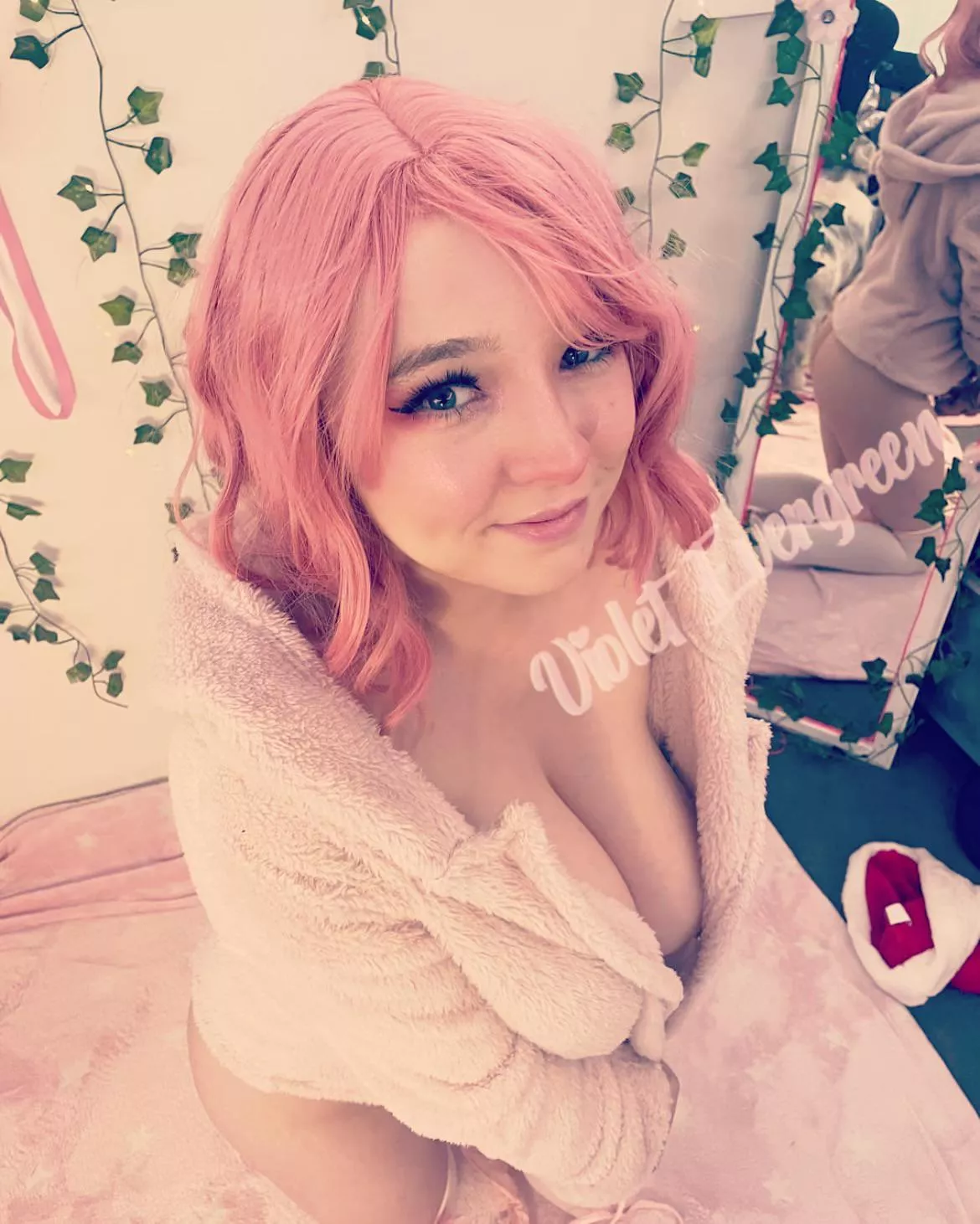 Do I look fuckable 👉🏻👈🏻 link in comments posted by Violet-Evergreen