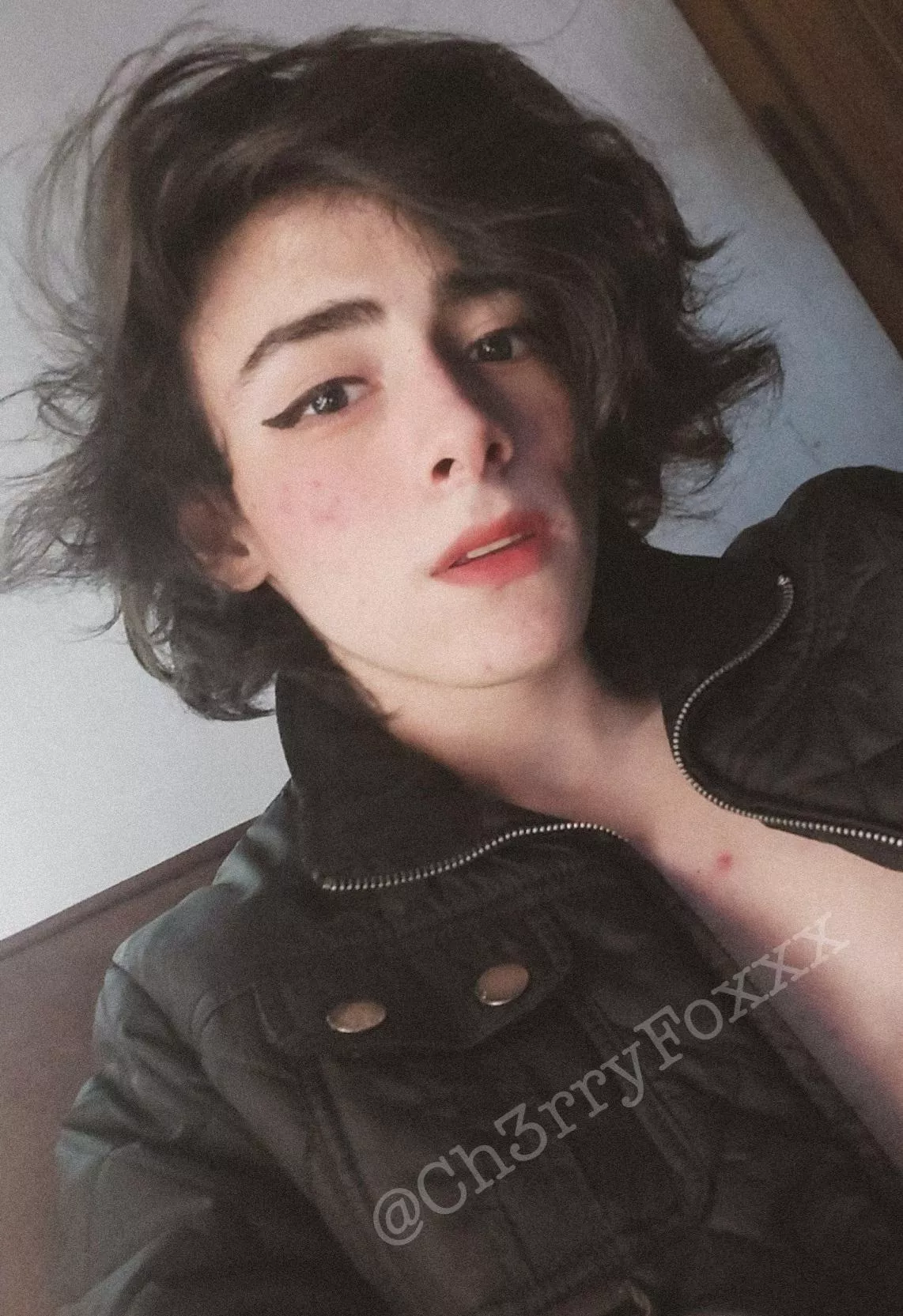 Do I look good? 👉🏻👈🏻💖 posted by ch3rryfoxxxx