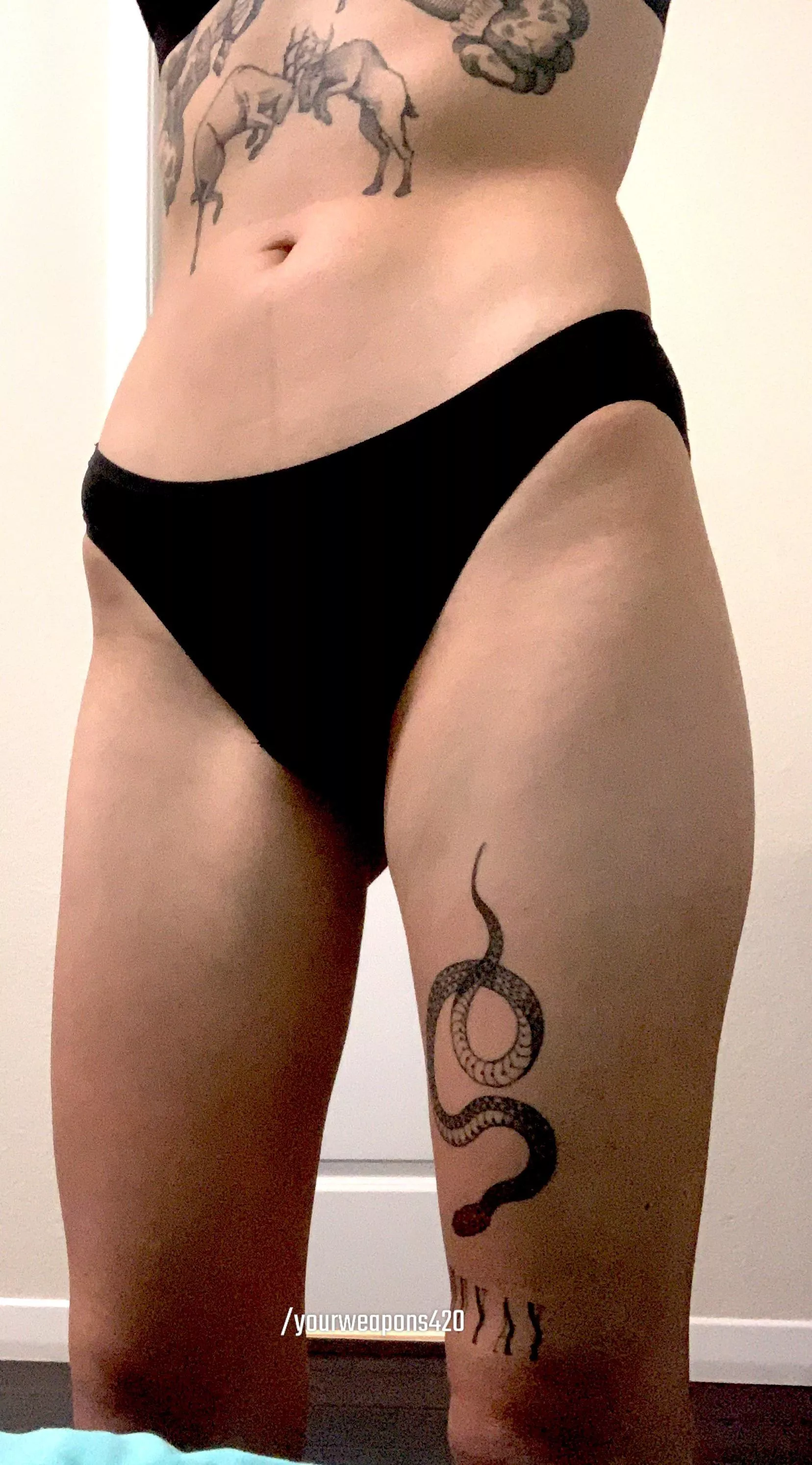 Do I look good in black? 🙊 posted by YourWeapons420