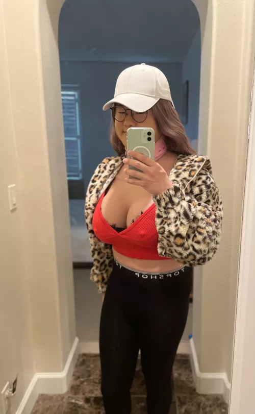 Do I look good? by boringasiangurl