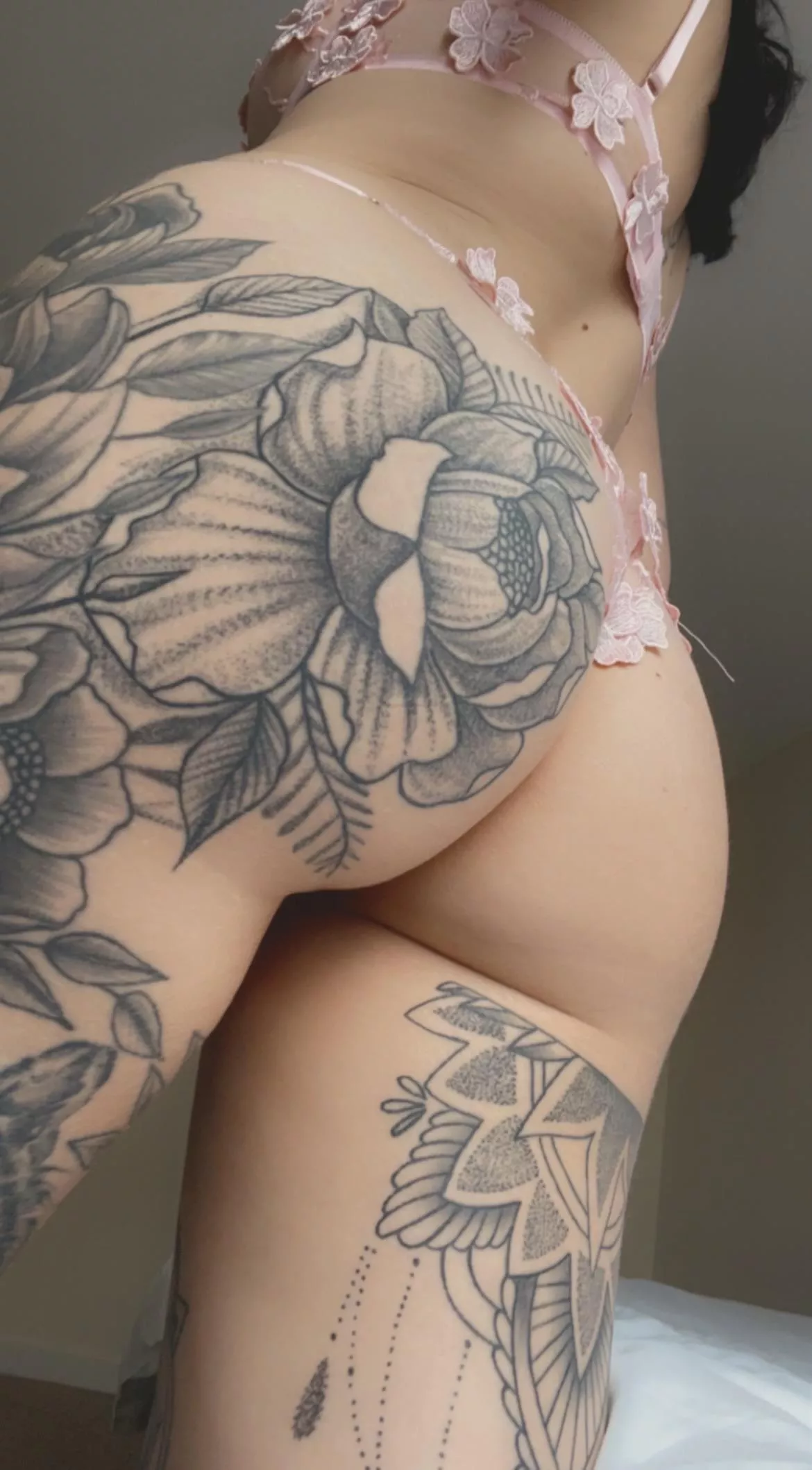 Do I look pretty in pink daddy? posted by TattooedPrincess92