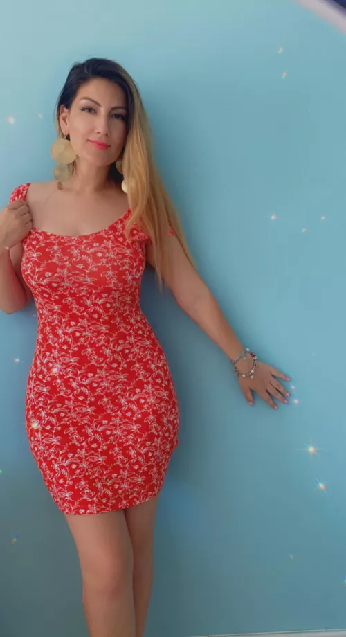 Do I look sexy in this tight dress ? by ellieblue1