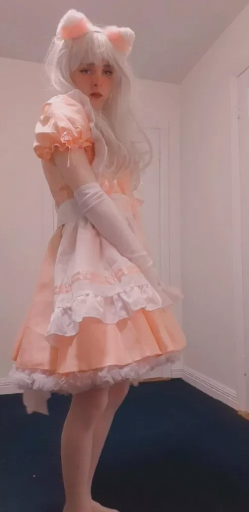 Do I make a cute maid? 🥺 by softbottm