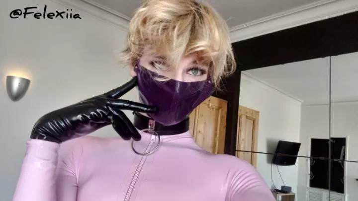 Do I make a cute rubber blonde? 🥺 posted by Felexiia