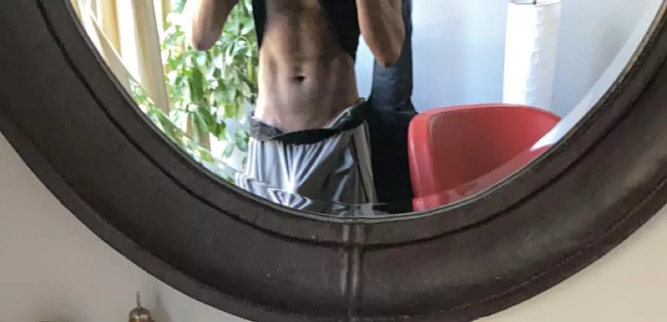 Do I make you horny?!😘🤤 posted by Chiseledchocolate