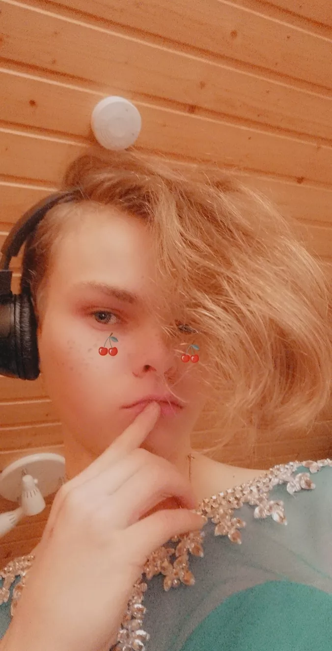Do I pass as girl? posted by Urownone