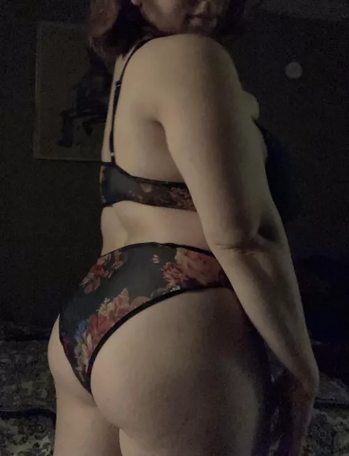 Do me a favor and come worship my little fat ass for a bit. Thanks! by HereWeGoAgainWheee