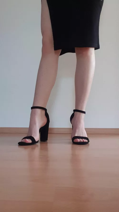 Do my feet look nice in these heels? 🥰 by littlemsfeetsies