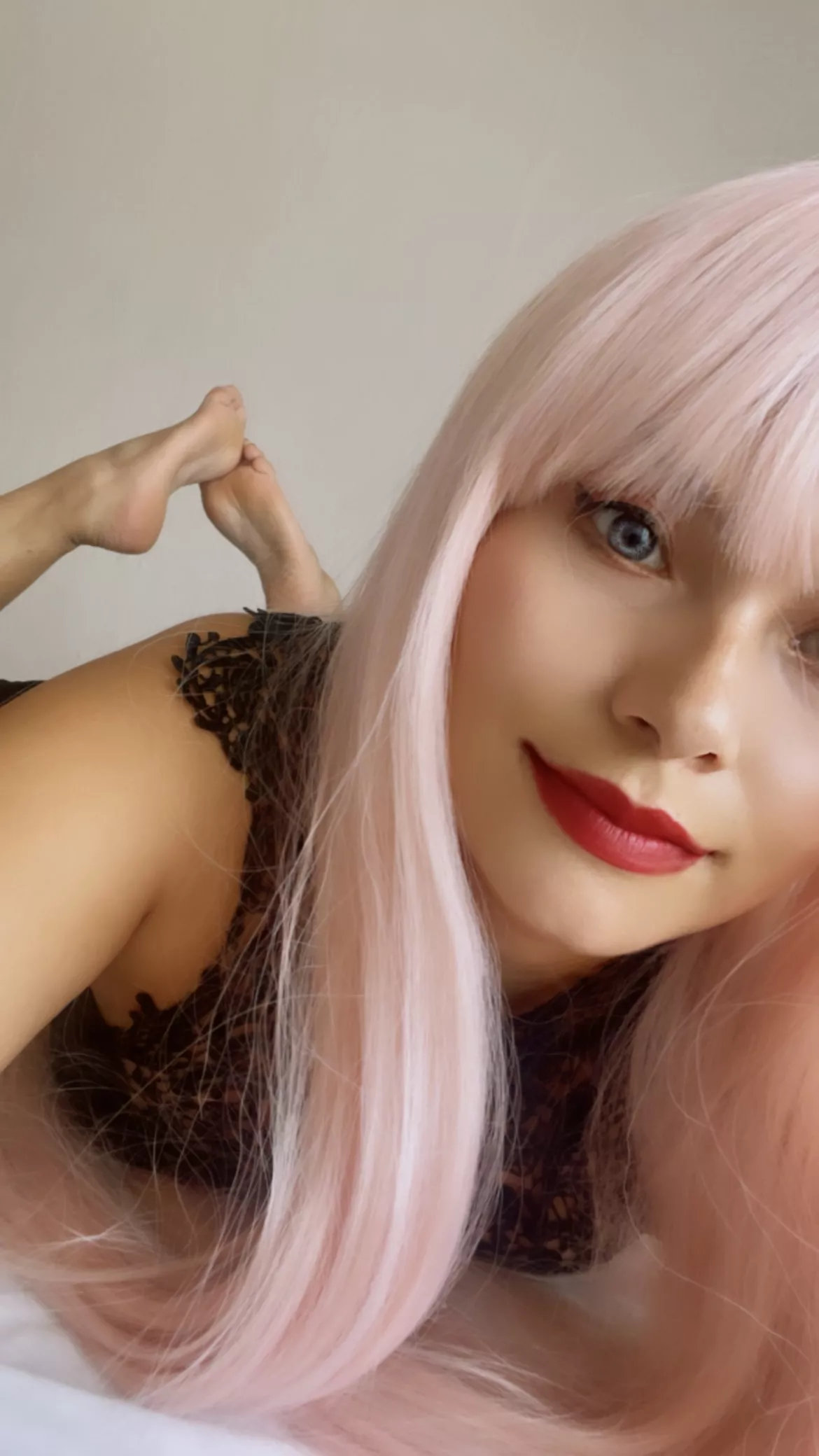 Do my feet make u hard? posted by Chikabum