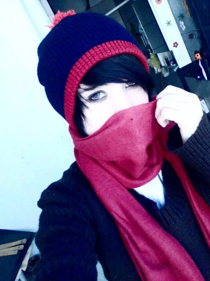 do people still find emo boys hot? posted by fennylover