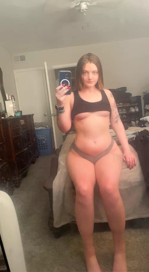 Do u like slim thicc college girls? [f] [oc] by Phillygirl223