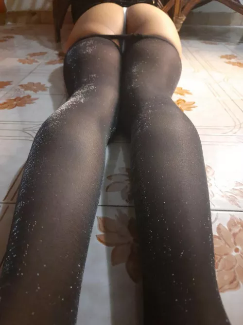 Do u like thw view? by feetkarly