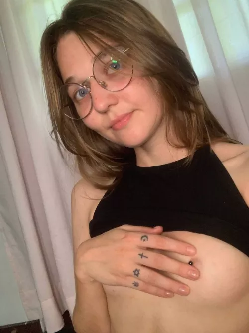 Do u think i have pretty boobs? by indelibleranger164