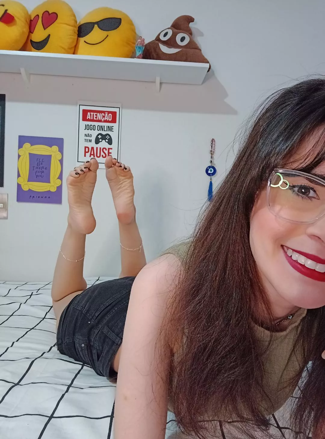 do u want to cum on my feet? posted by marianne_feet