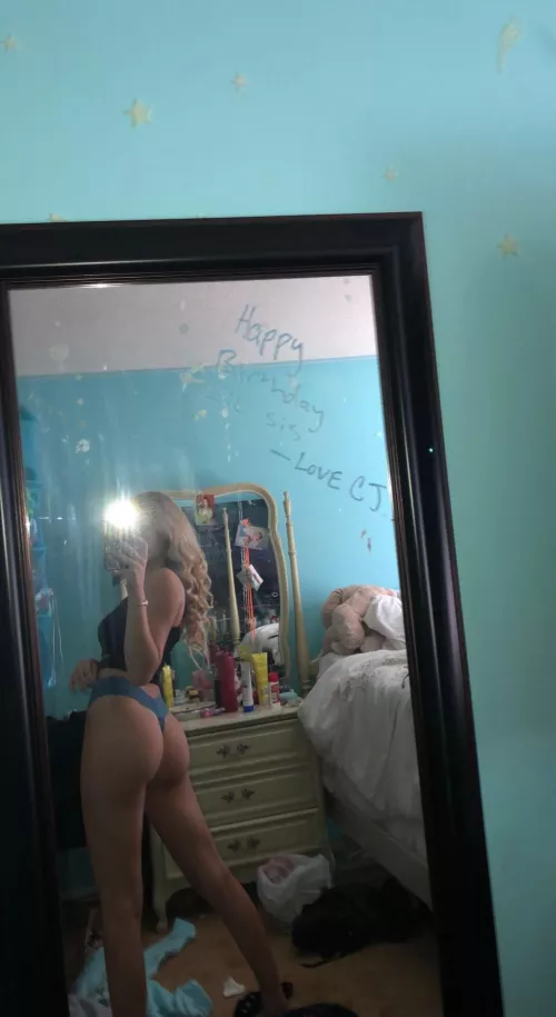 Do yall like when I pose like this ? by Plane-Pepper7412