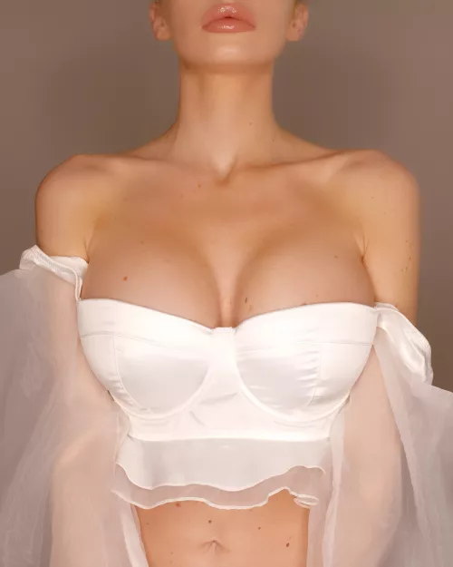 Do you also like fake tits? by lanaxlite