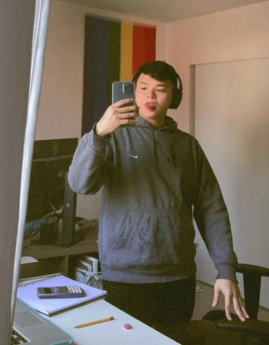 Do you also play video games in-between study sessions? posted by blugoldelectric