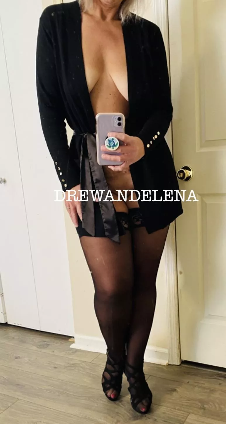 Do you approve of my Friday nite outfit ? 47F posted by Drewandelena