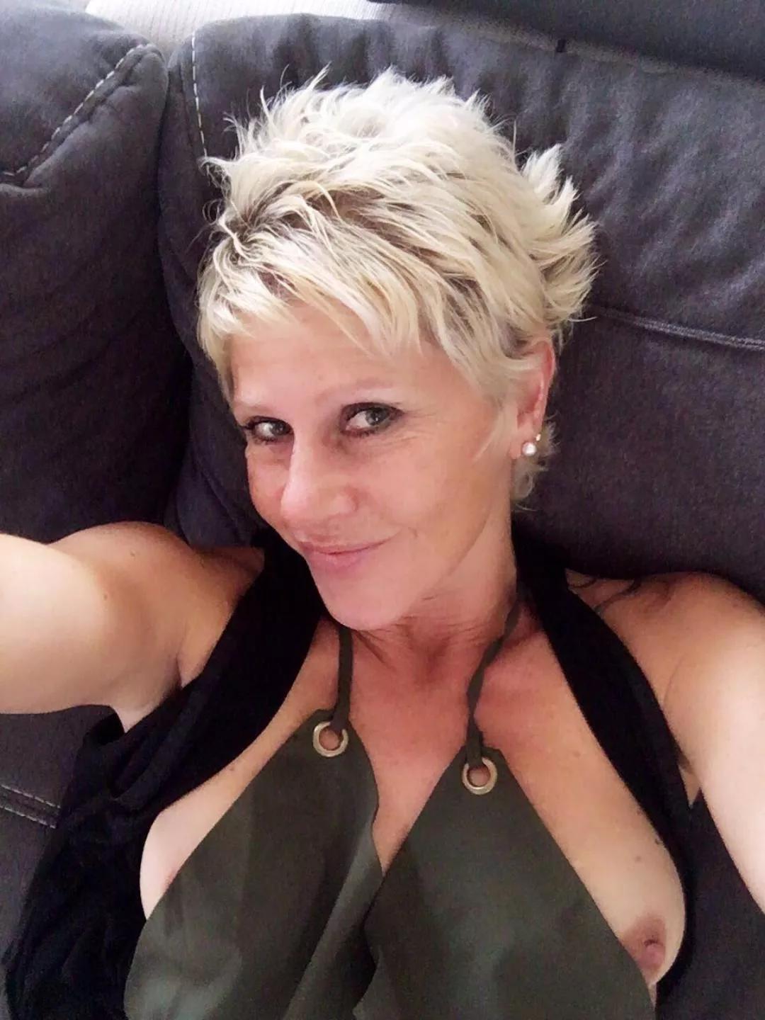 do you enjoy the view? 😊 let me know what you think 🔥 (f52) posted by Appropriate-Let1152