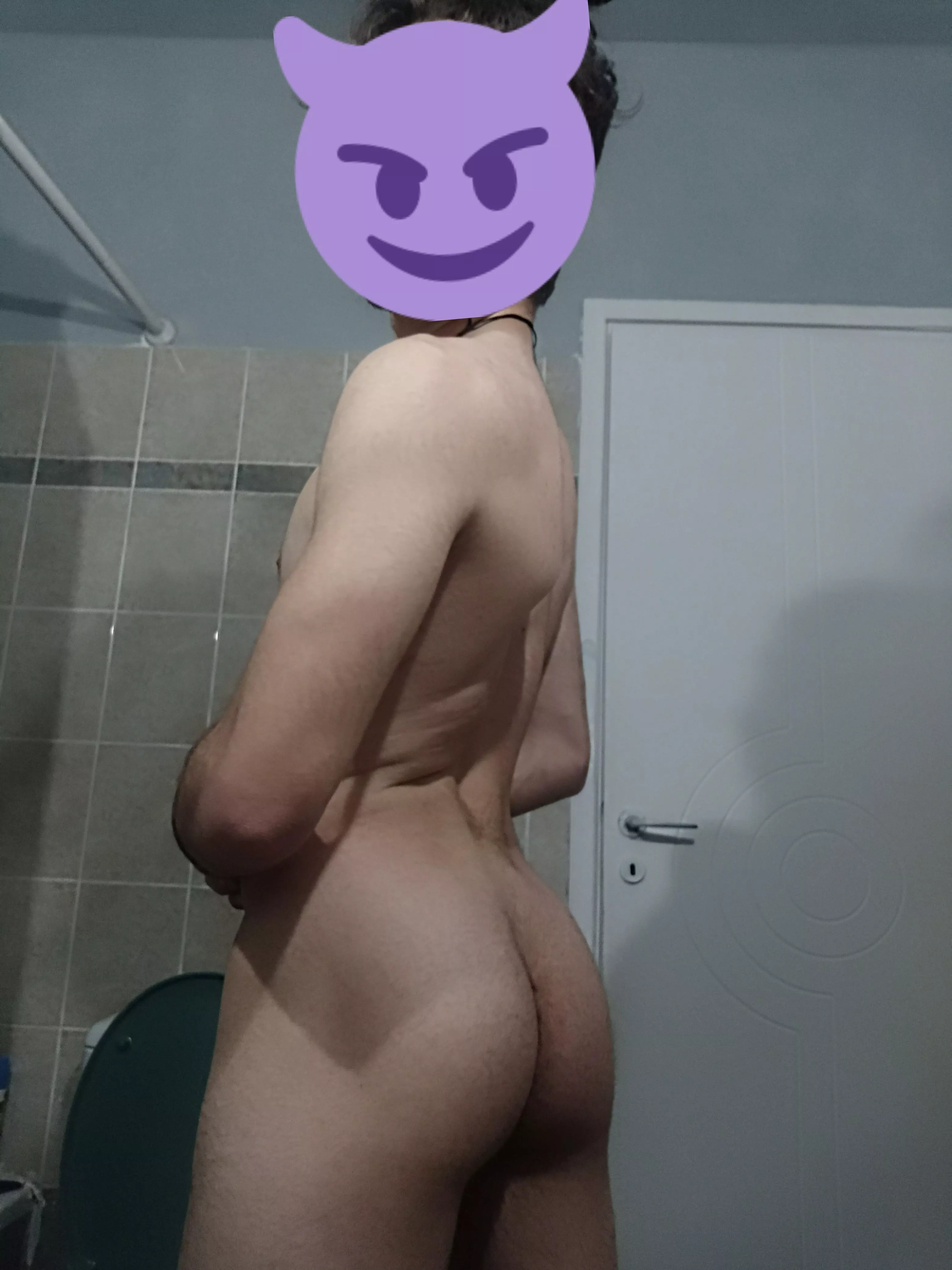 Do you find my ass dick-worthy? posted by PetiteMiki