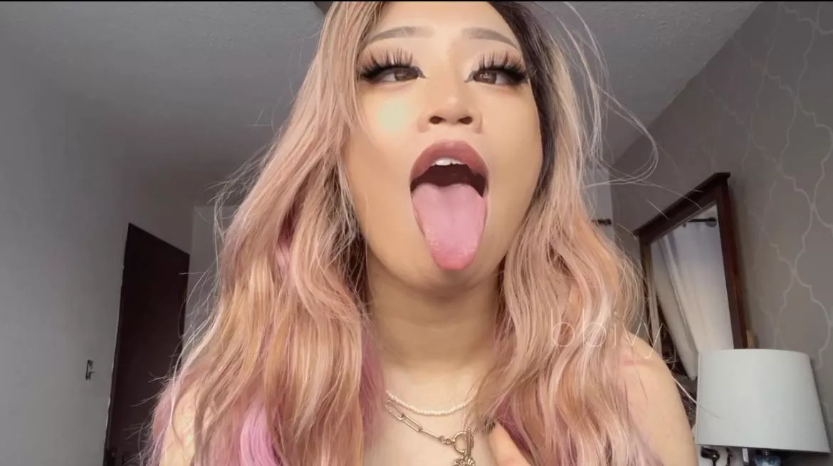 Do you guys like ahegaos :) posted by bbivyx