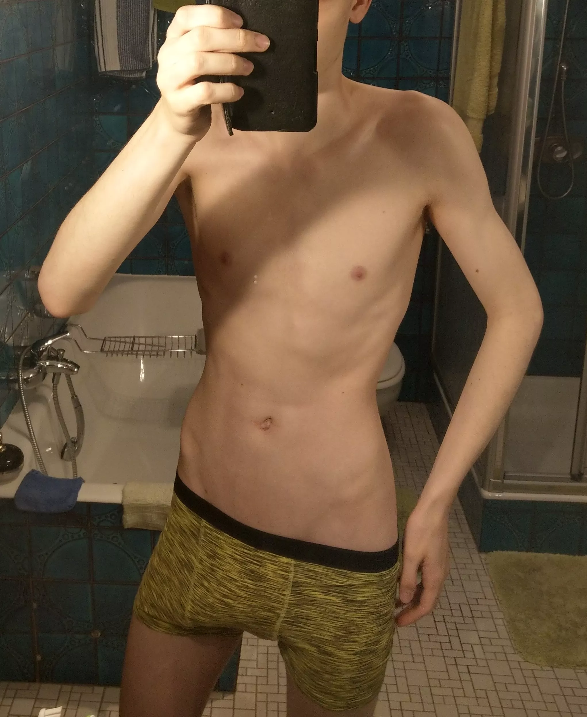 Do you guys like my twinky body? ;) [18] posted by 1twinkboi