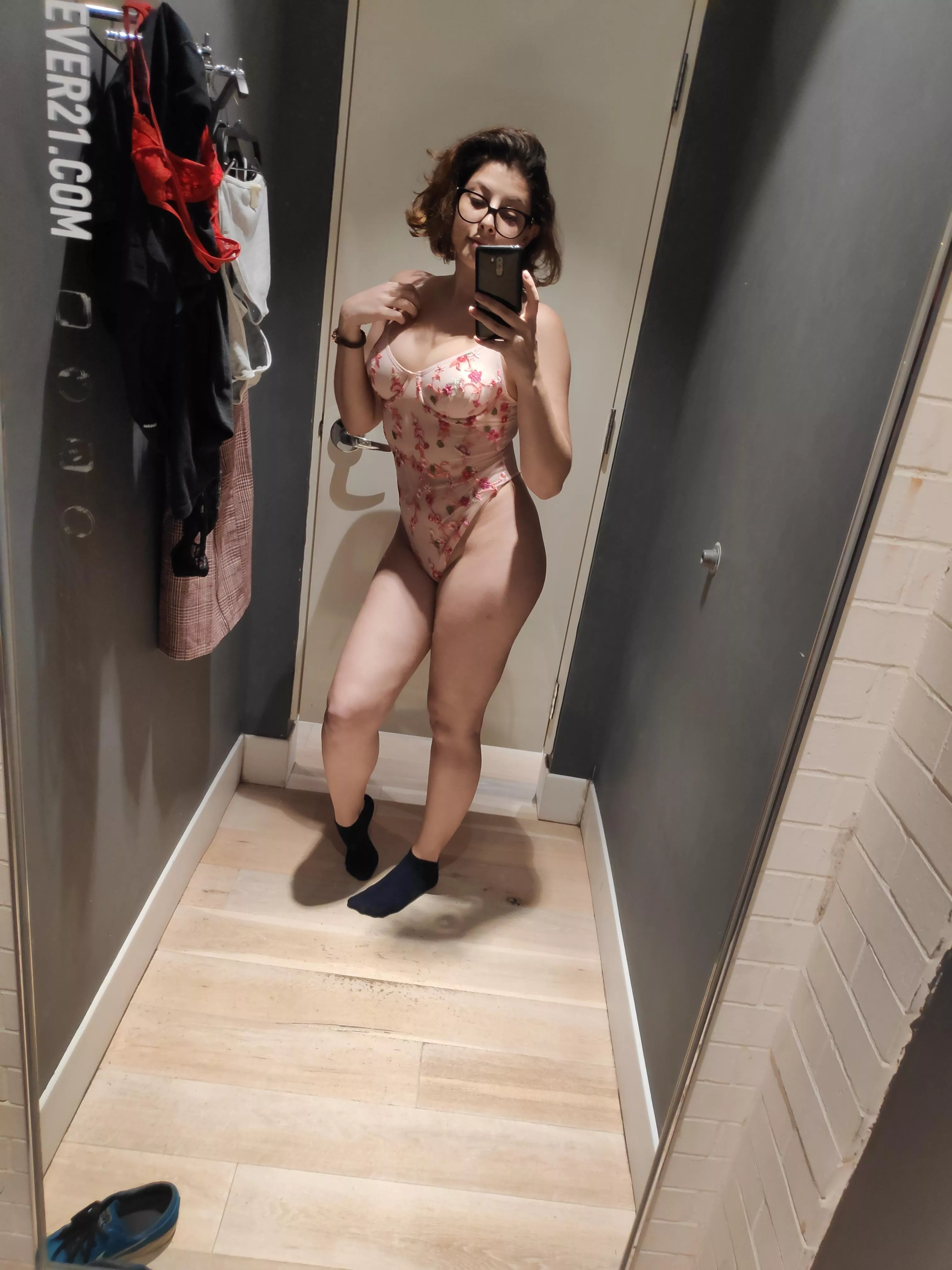 Do you guys like this kind of floral stamps? 🤔💕[OC][F] posted by Momo_Tama