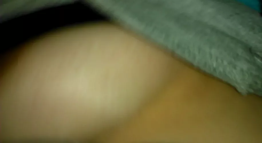 Do you guys like under boob ? first time posting one here ! by idkanything6