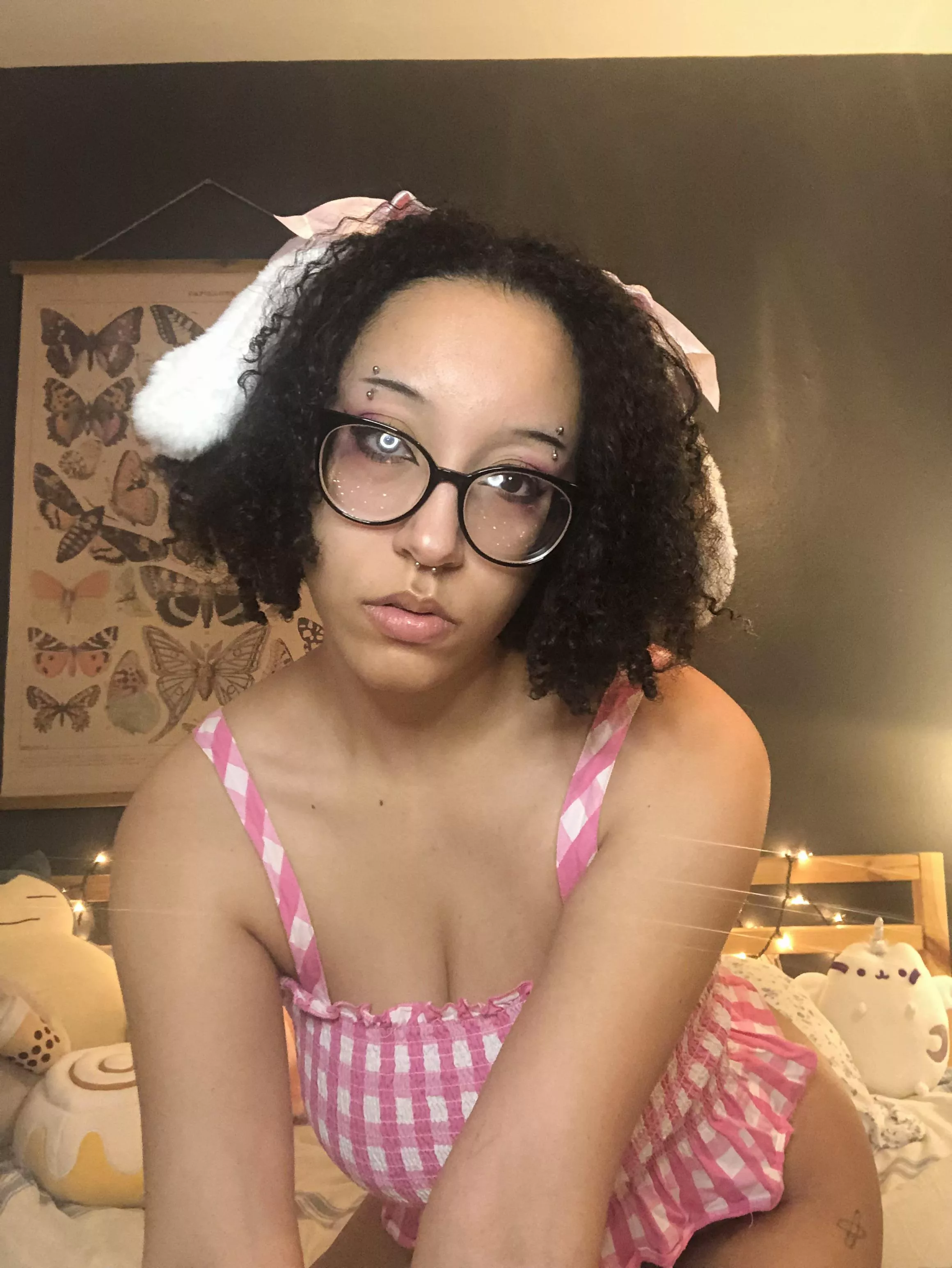 Do you have a treat for this good girl? posted by lxvelybunny