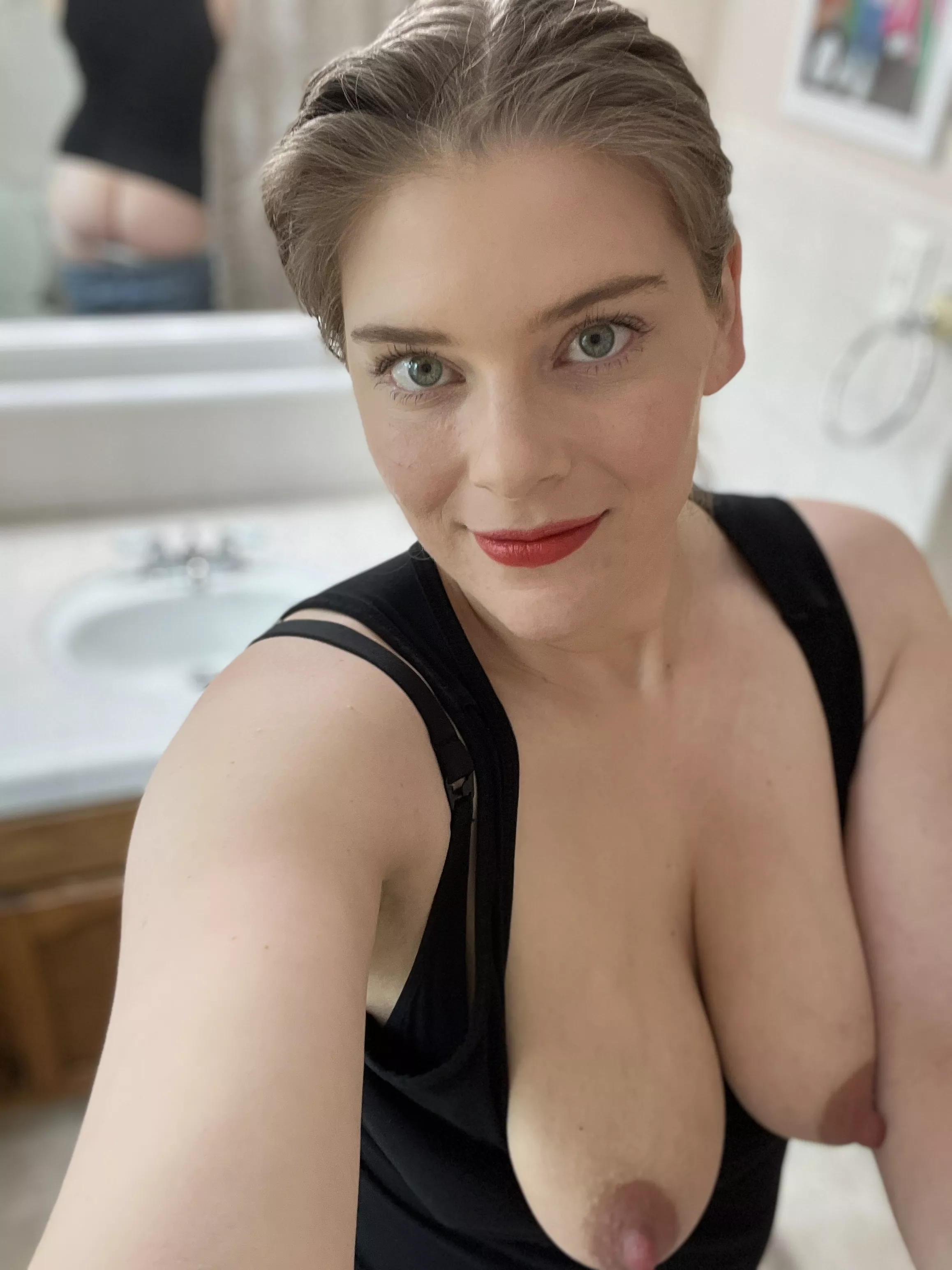 Do you like all-natural mommies? posted by RealAliceFalls