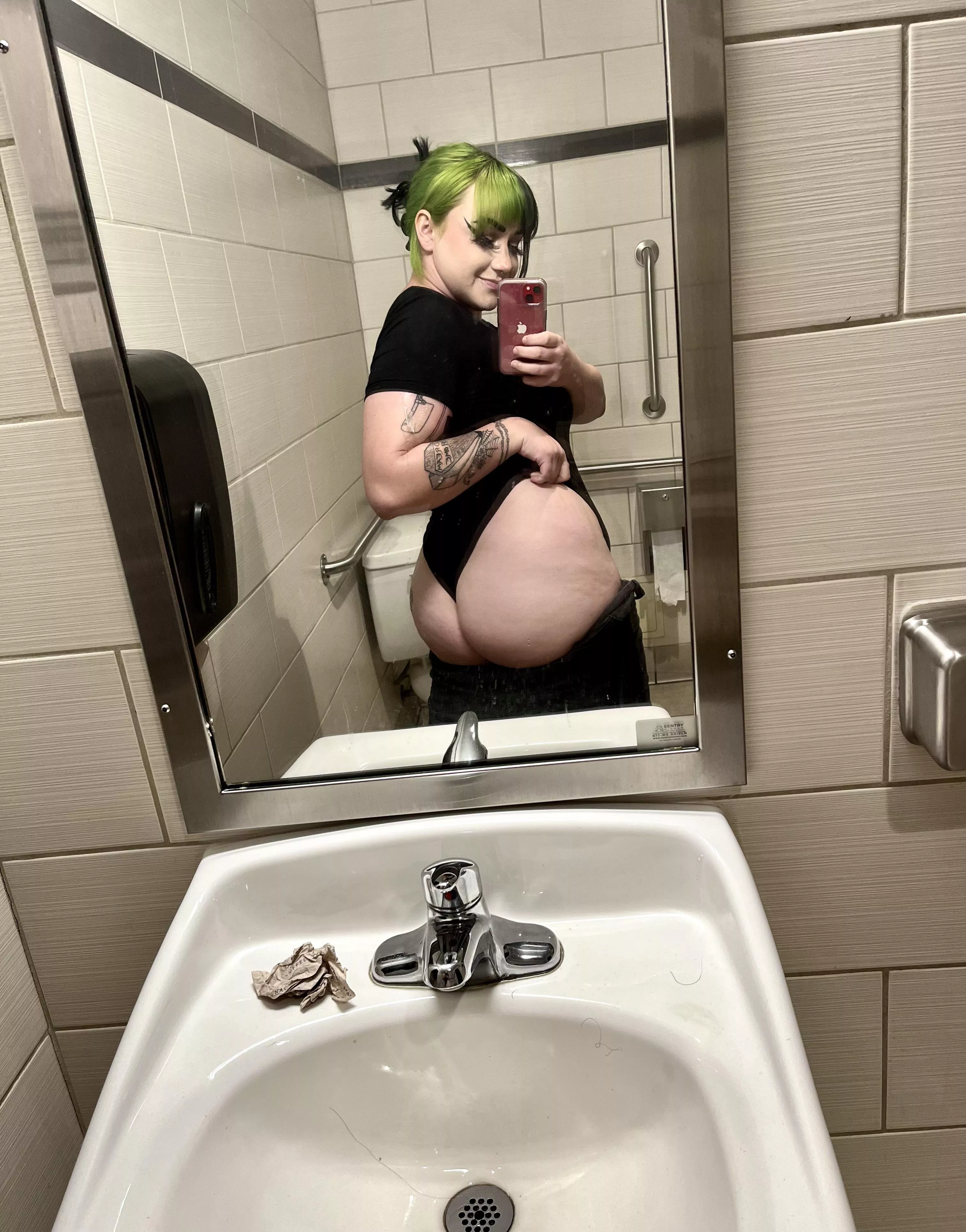 Do you like alt girls? posted by missmeduza