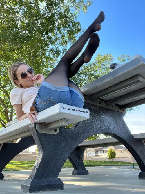 Do you like black?😈 by NylonRiley