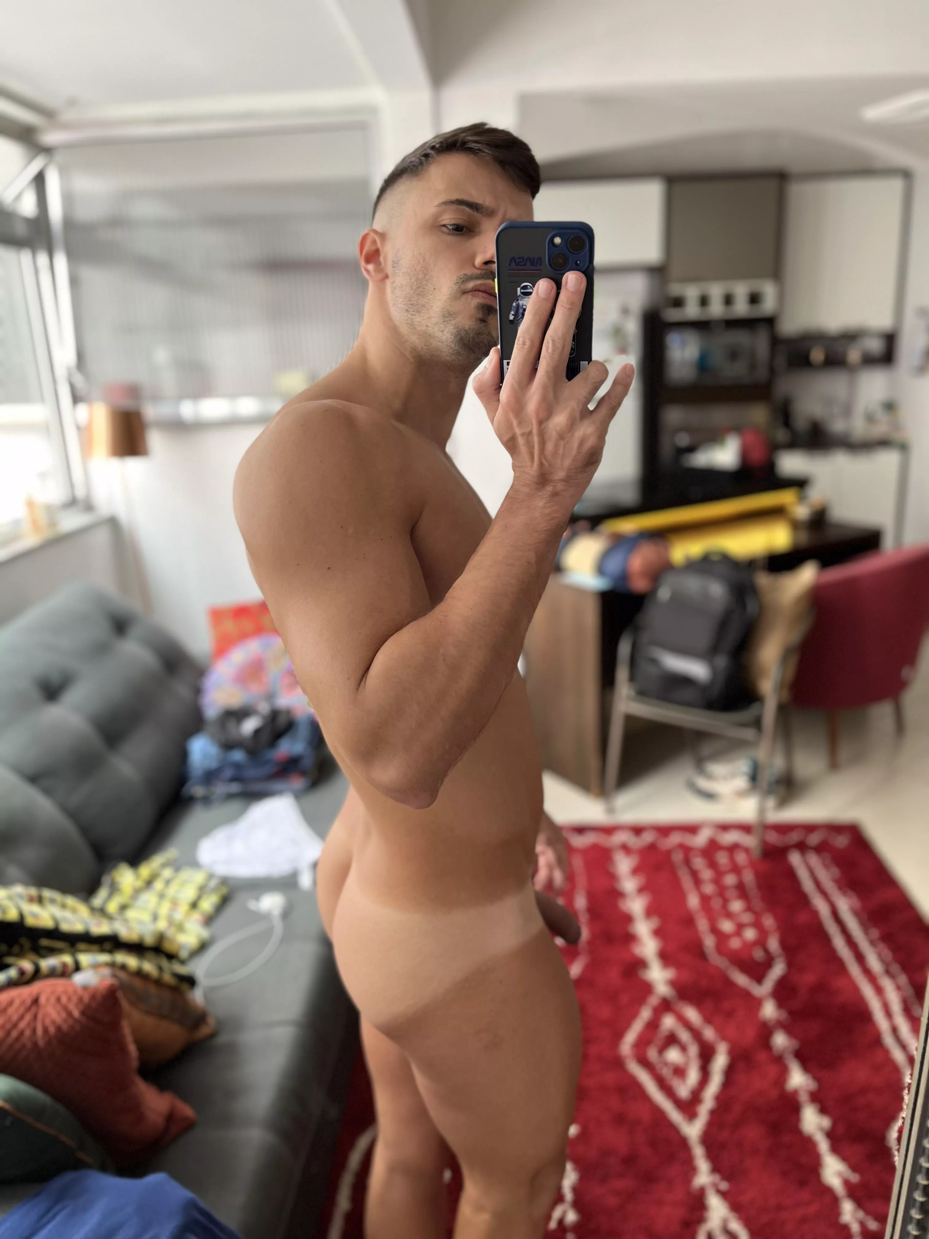 Do you like bubble butt? posted by italofassin