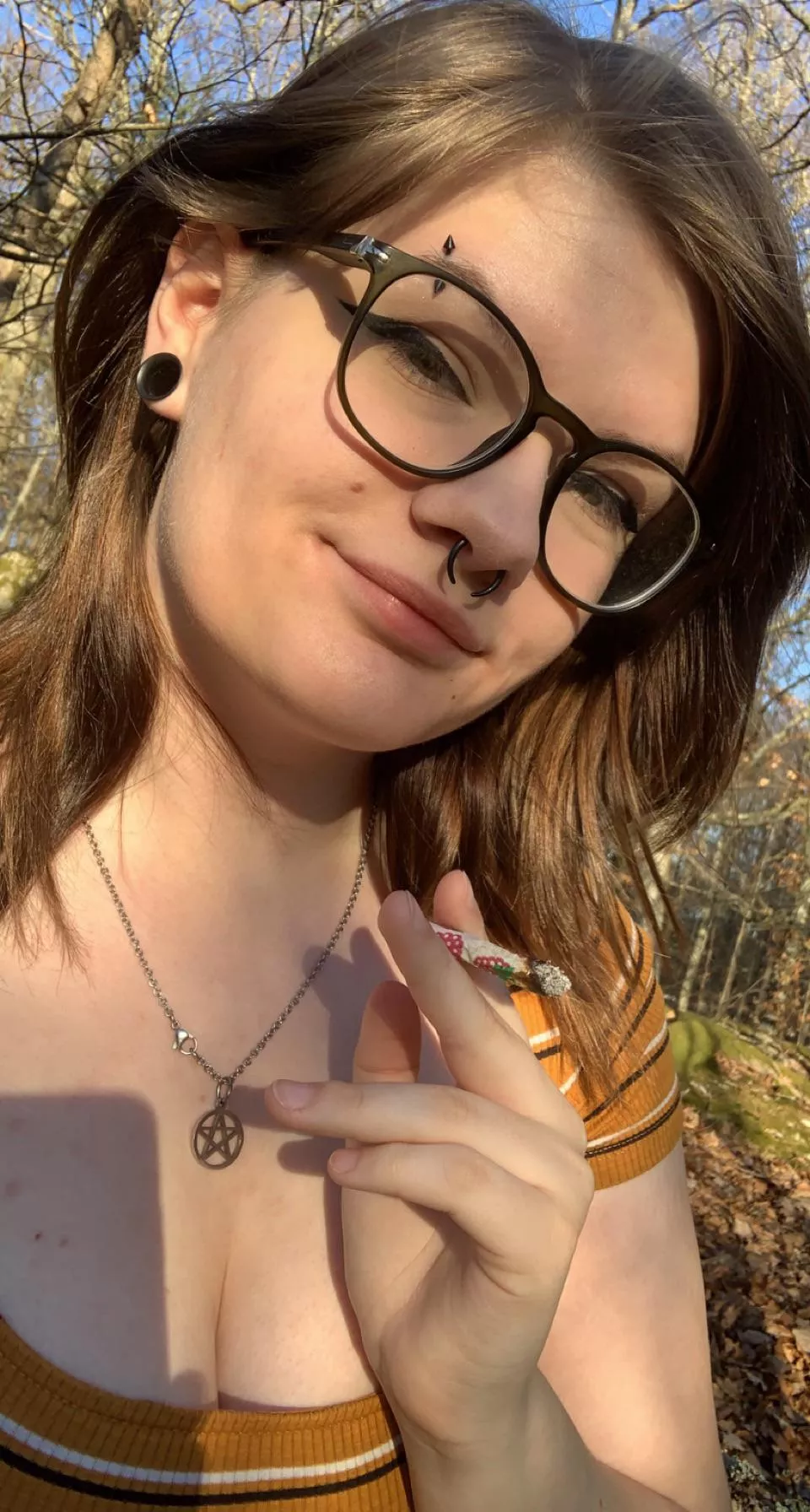 Do you like chubby nerd stoner gf's? 🥰 posted by piximander