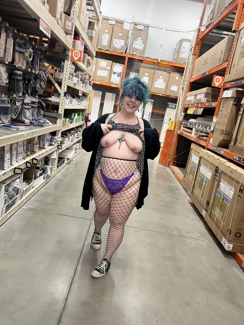 Do you like chubby public sluts? by Curlyhaircutiex