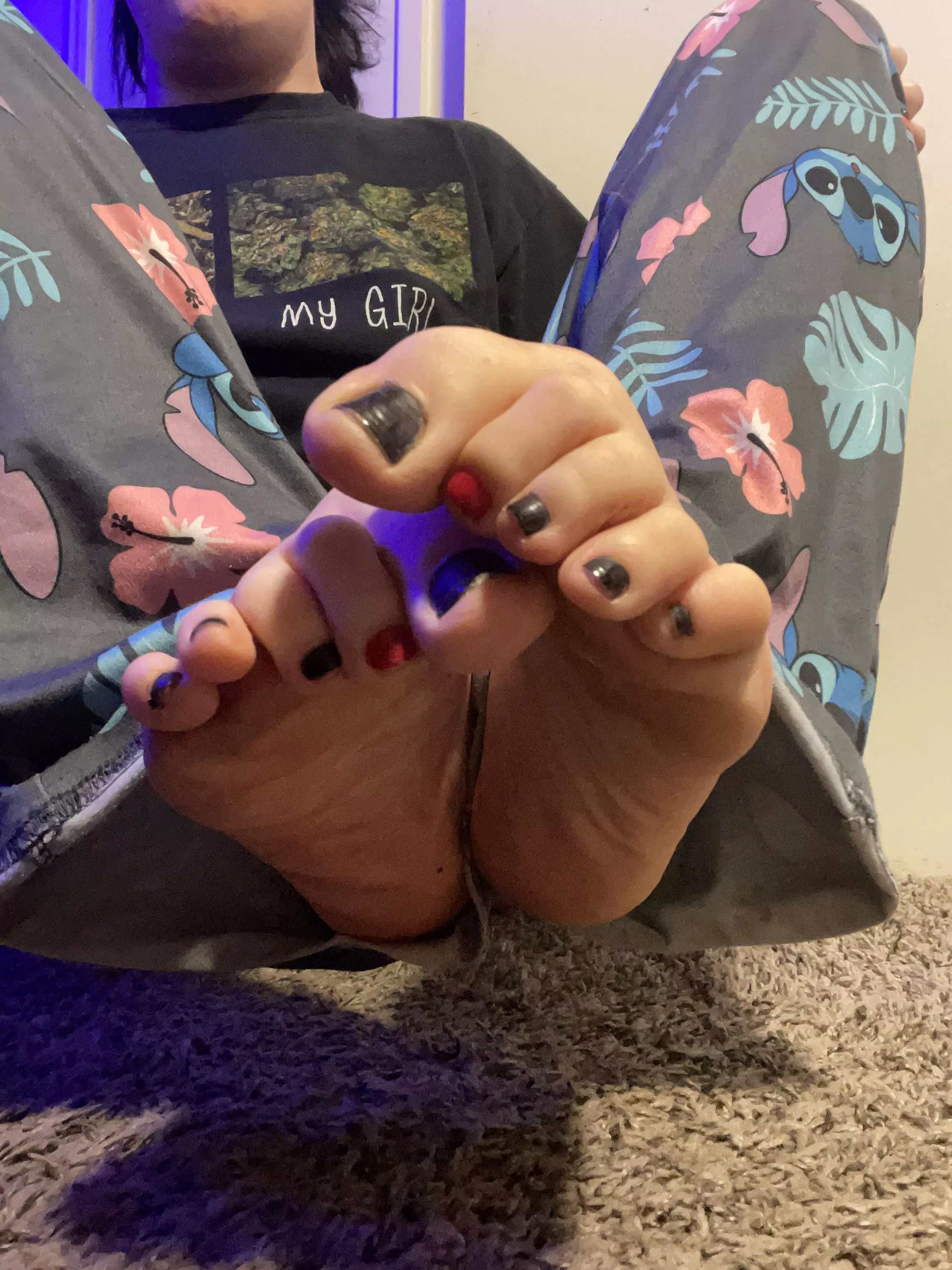 Do you like deep crunches? DMs are open… posted by sophiethesecret