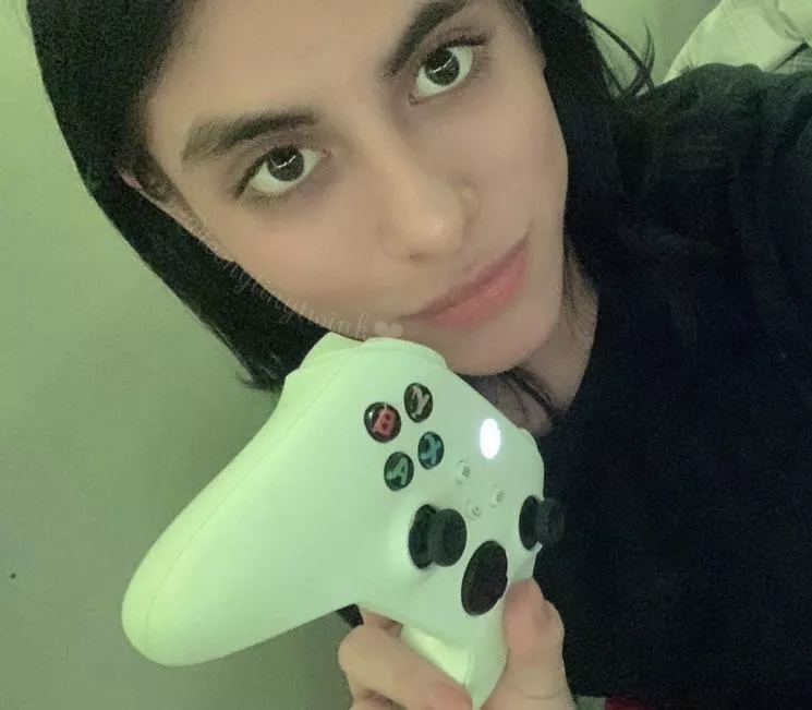 Do you like gamer femboys? :3 posted by teenytinytwink