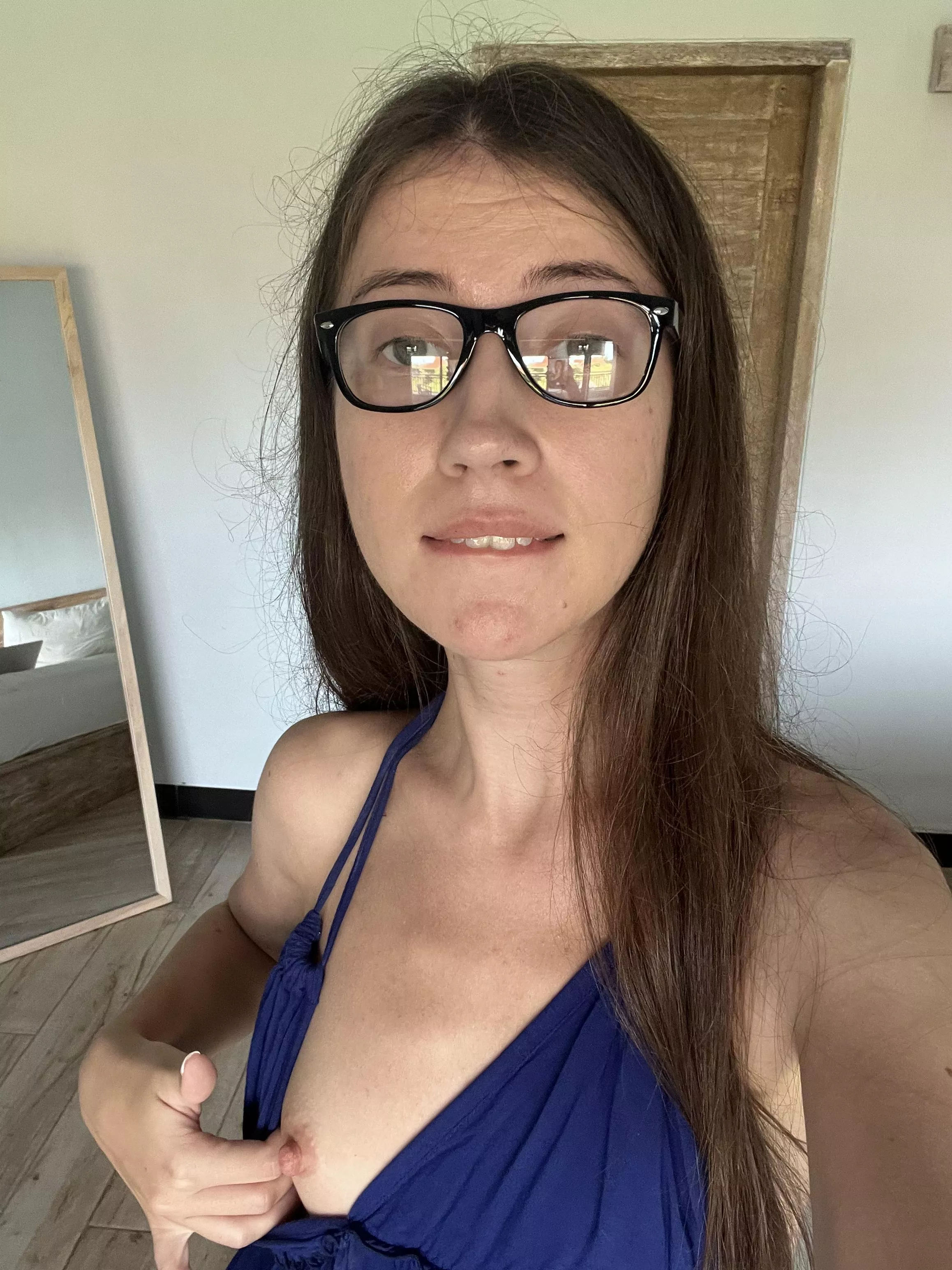 Do you like girls with glasses and petite tits? posted by Elina_re