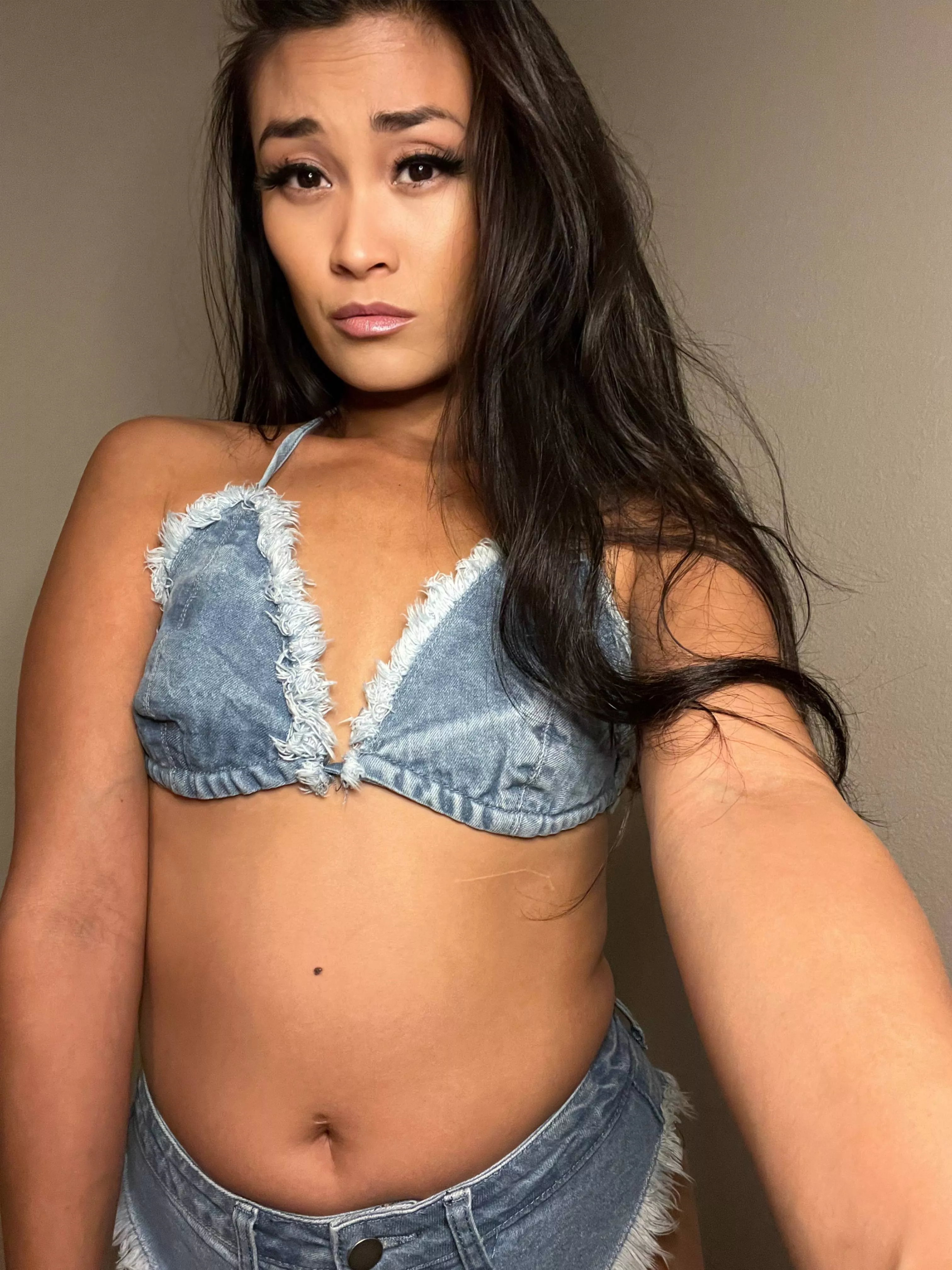 Do you like gorgeous and naughty Asian girl like me? 🥰 posted by sunshinesinababy