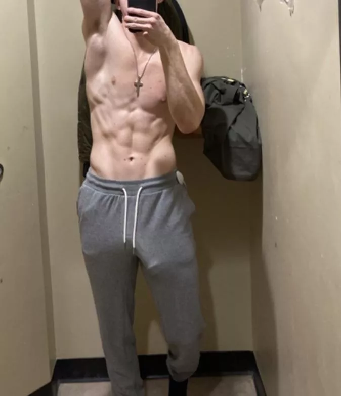 Do you like grey sweatpants? posted by iamverybored01