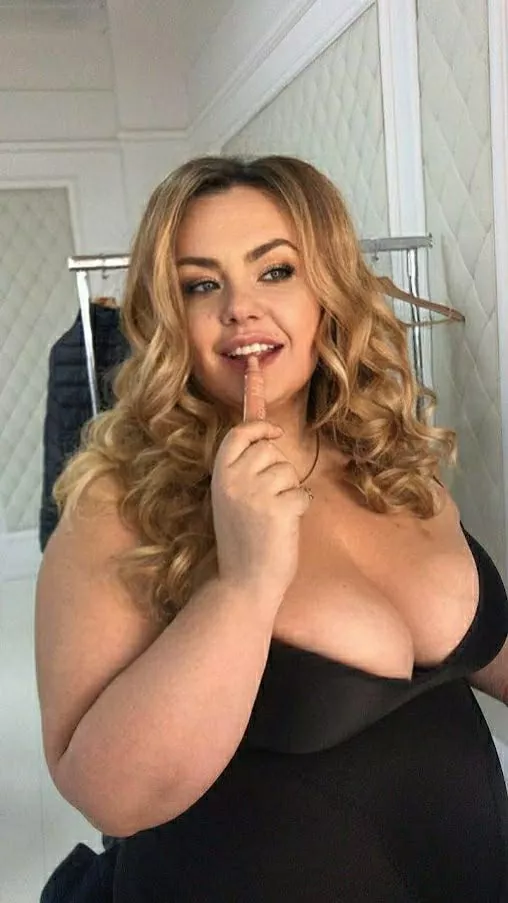 Do you like hot girl with big boobs like me? 💥I'm a sweet girl who will make you hard 🤤 posted by South-Ad-9819