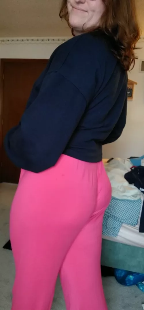 Do you like how my butt looks in these pants? 6'4 btw [T] by xNovaGirls