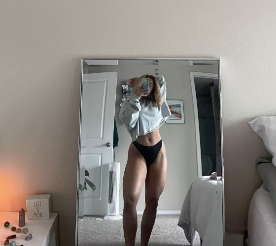 do you like muscular legs? by __eatyourgreens