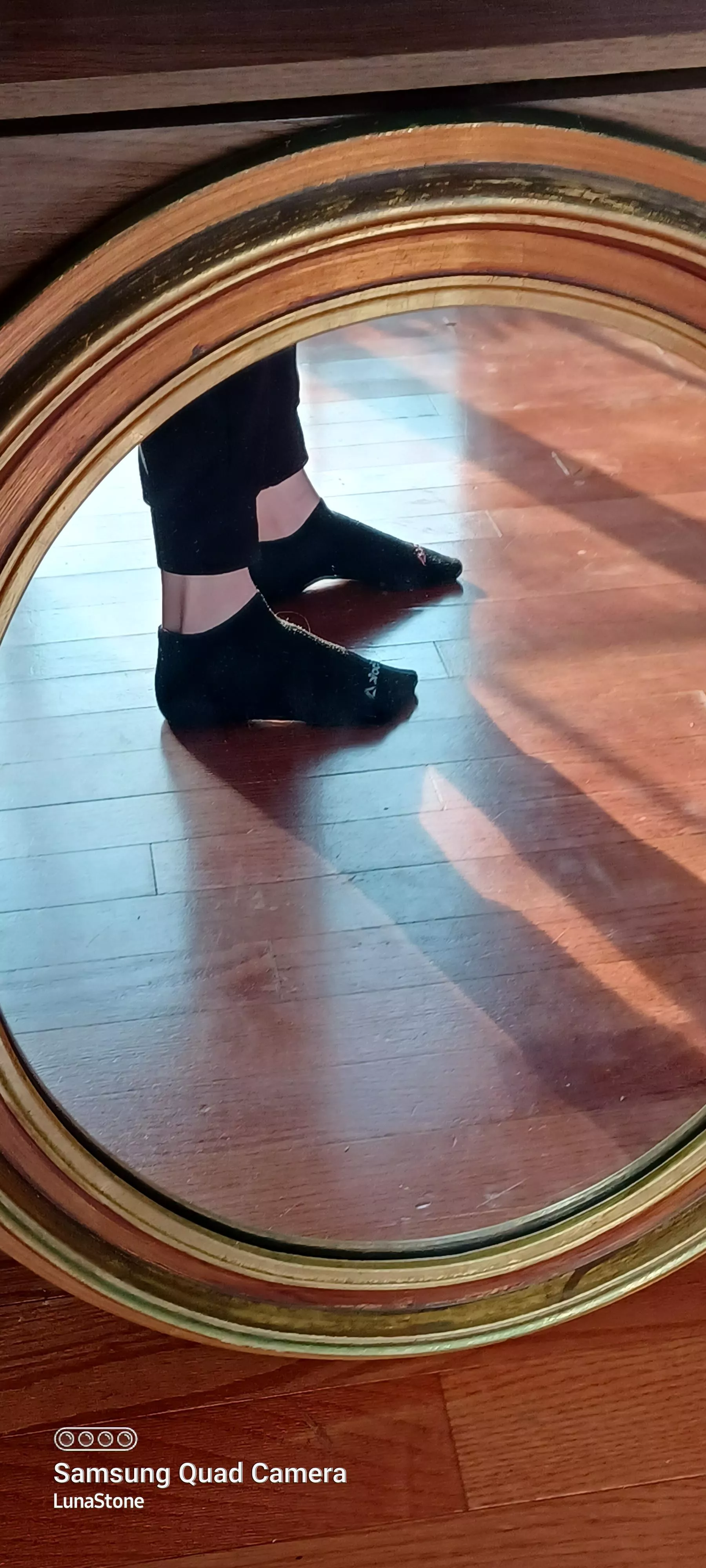 Do you like my arches? posted by LunaStonePics