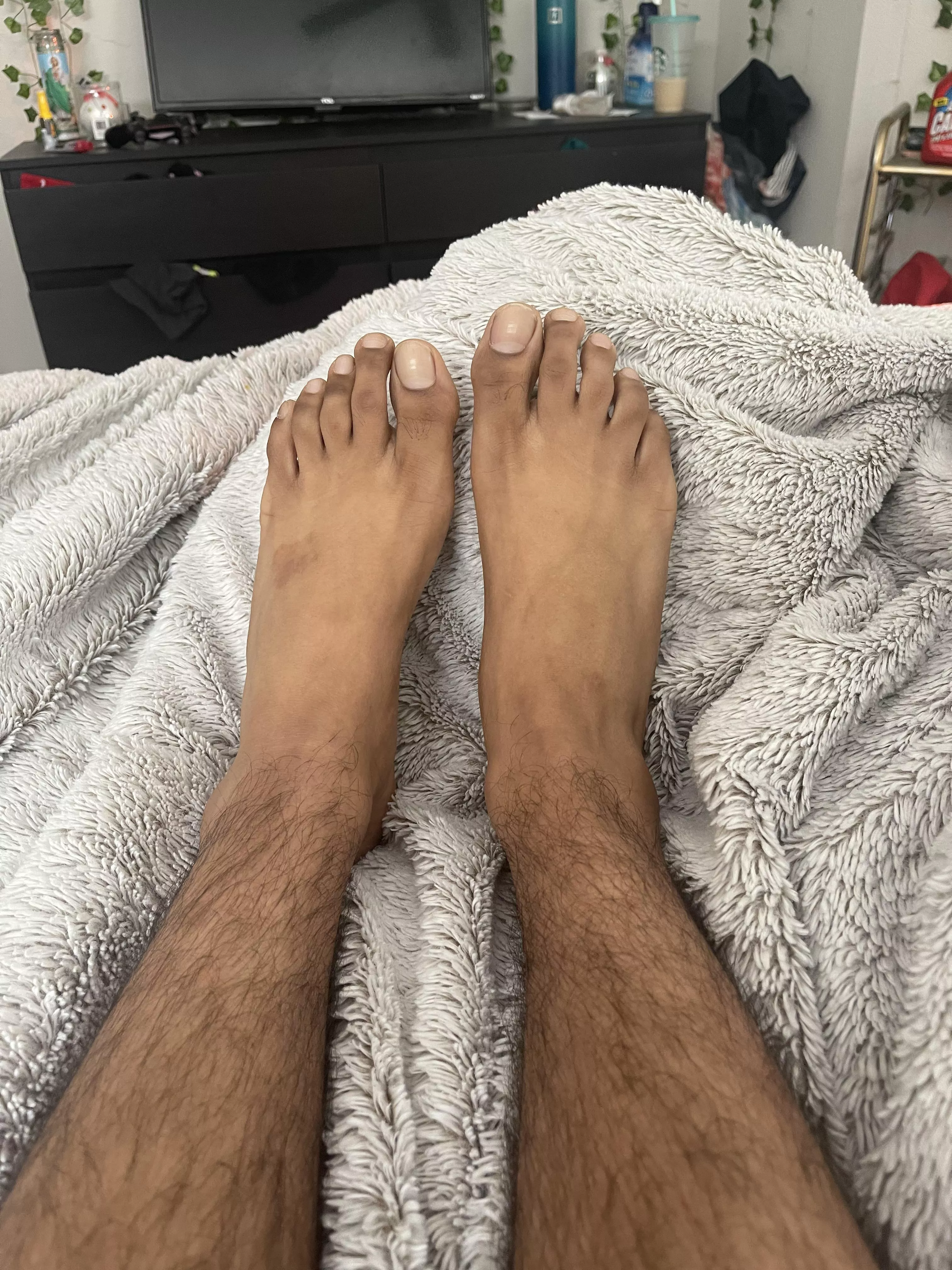 Do you like my bare feet? Dm me posted by Expert_Ad188