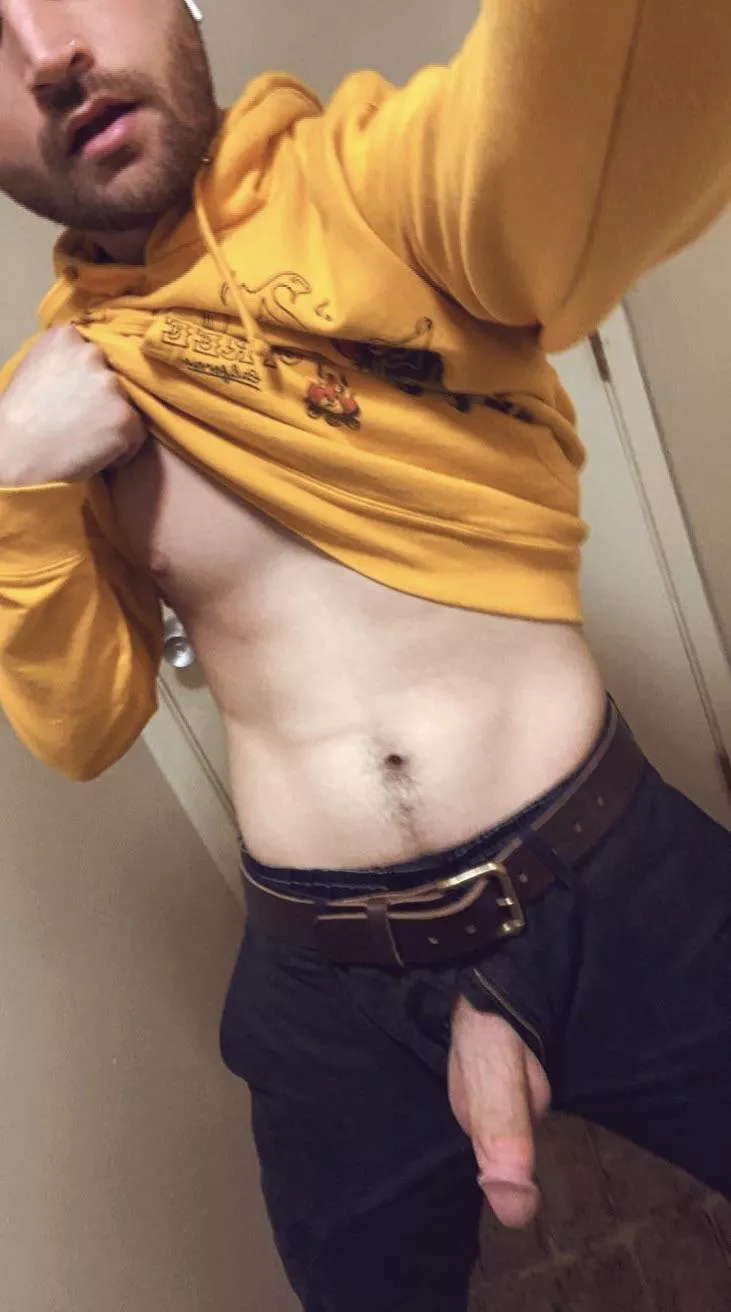 Do You Like My Belt? posted by Azoreanese