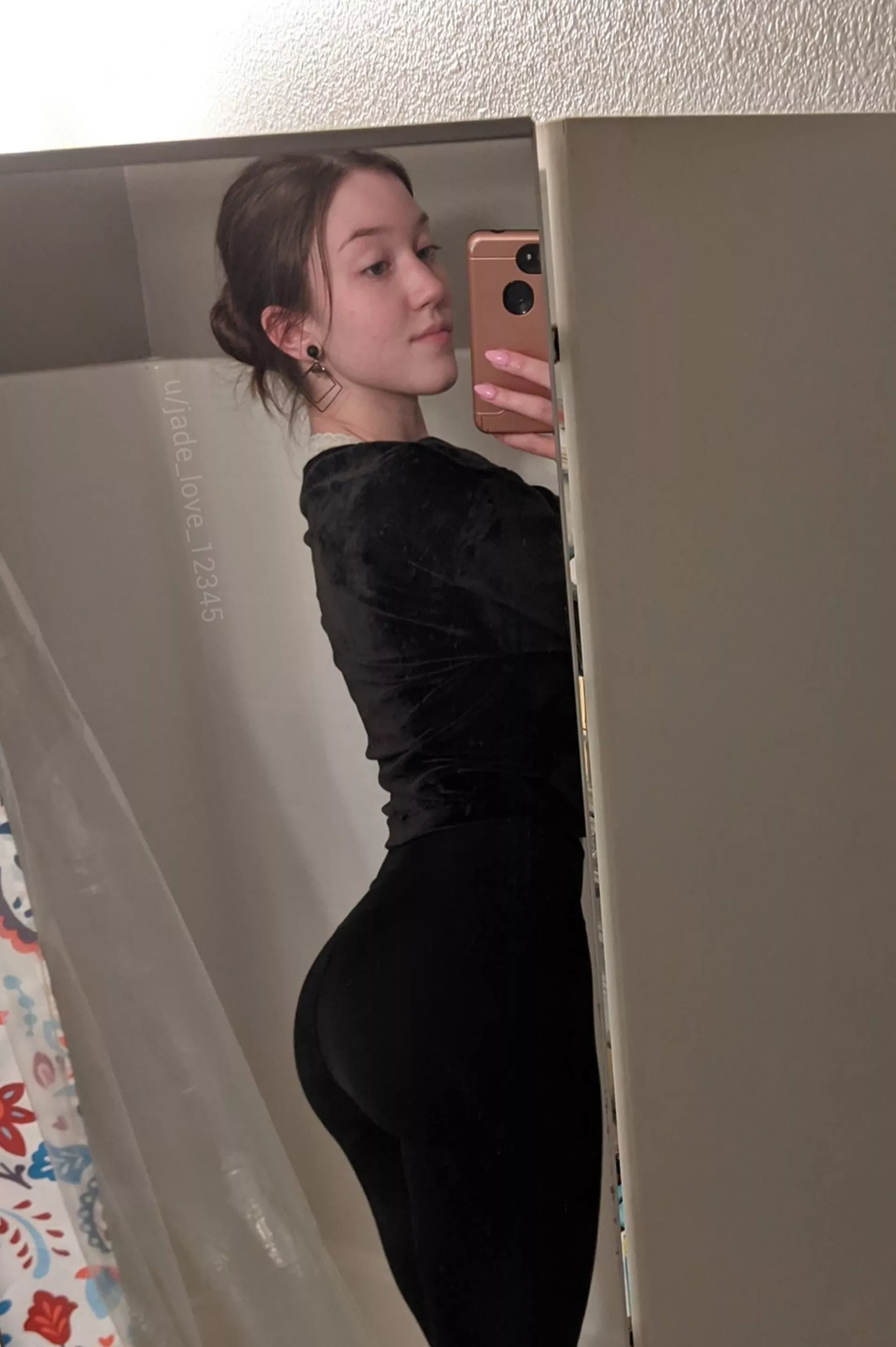 Do you like my booty in yoga pants? posted by jade_love_12345