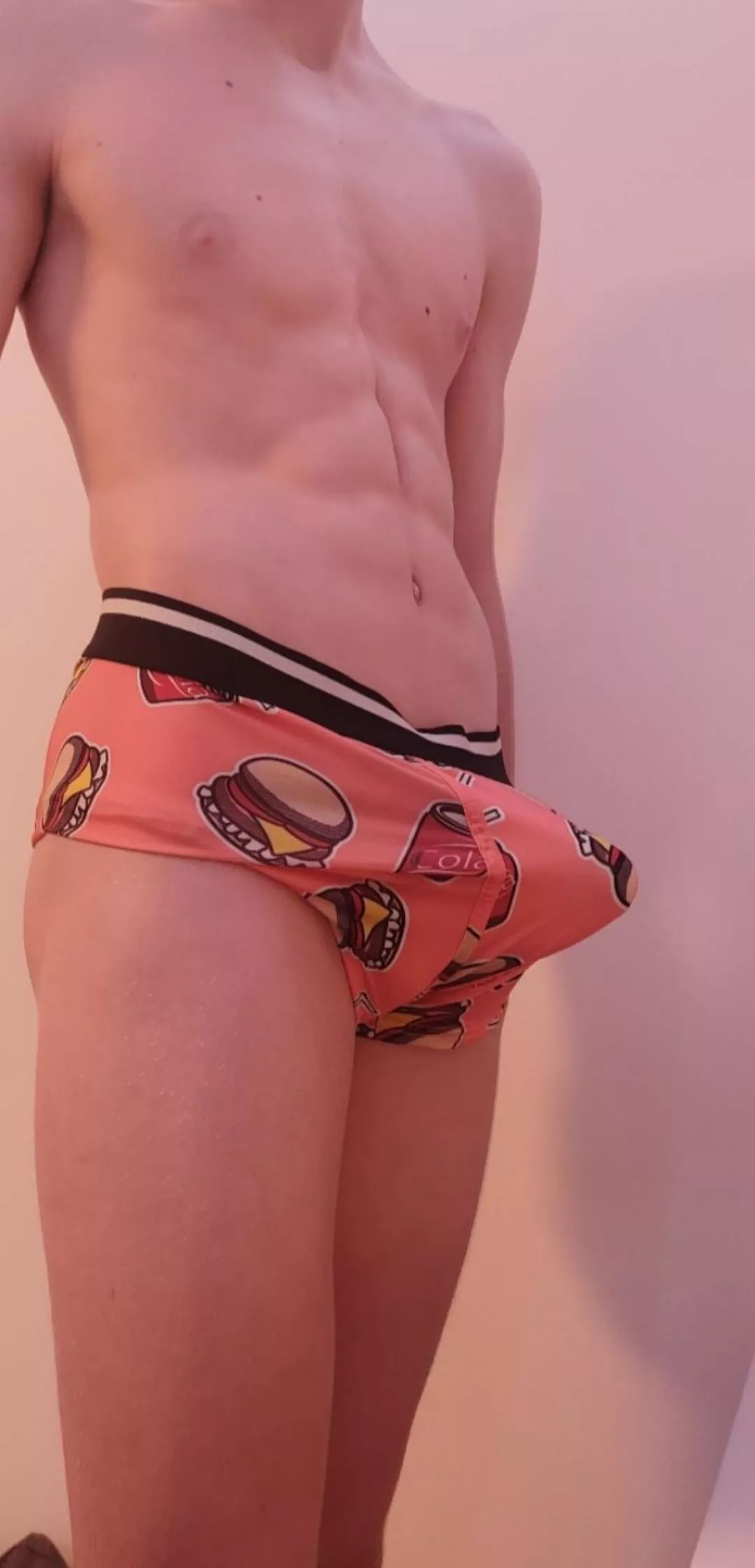 Do you like my bulge? posted by nofacecayce